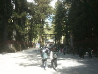 日光東照宮ではグループで見学をします