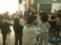 鍵盤ハーモニカの演奏