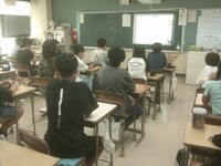 オンラインでの始業式～6年生の教室にて～